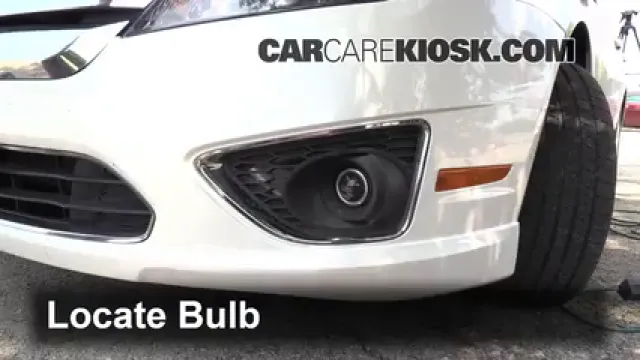 2011 Ford Fusion SEL 2.5L 4 Cyl. Éclairage Feu antibrouillard (remplacer l'ampoule)